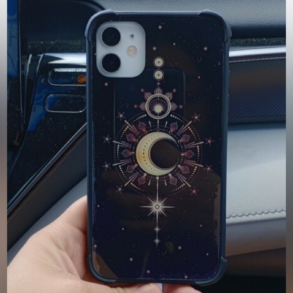 iPhone 11, white, apple reset - Picture 1 of 3